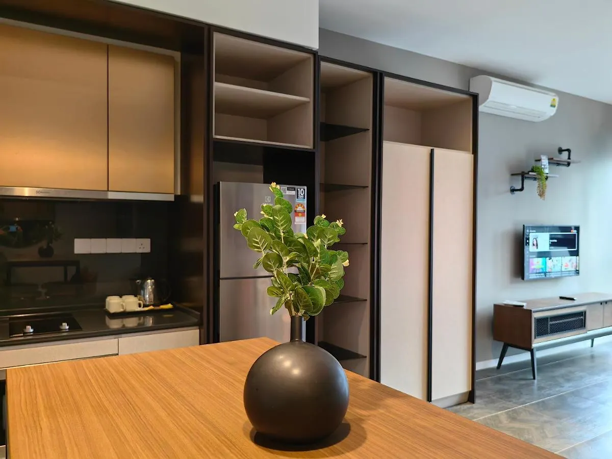 Scarletz Suites Klcc By De Harlequins Guesthouse Kuala Lumpur