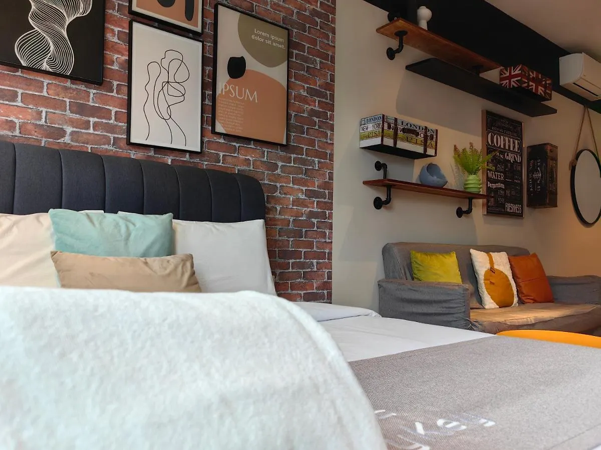 Scarletz Suites Klcc By De Harlequins Guesthouse Kuala Lumpur Aparthotel